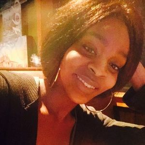 Meet your Posher, Cassandra