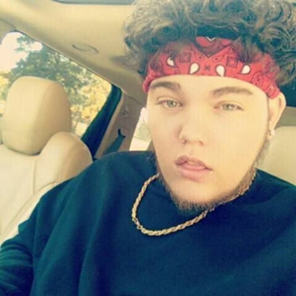 Meet your Posher, Justin - Picture 1 of 1