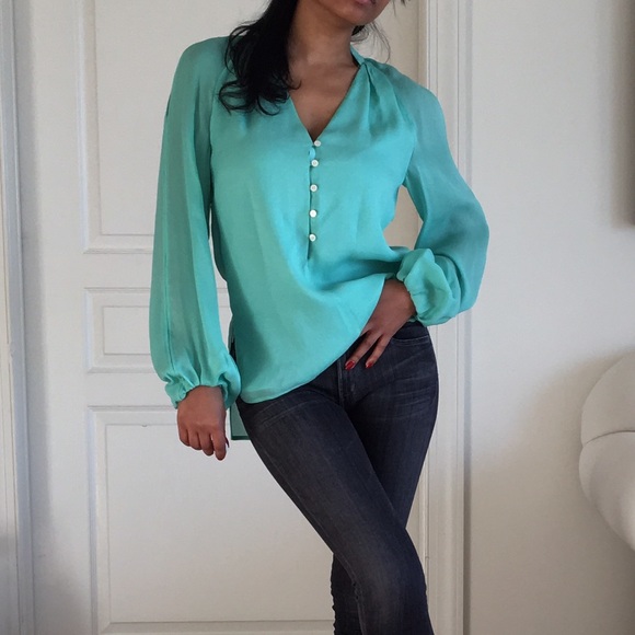🎉HP🎉 Rachel Roy cold shoulder blouse - Picture 2 of 4