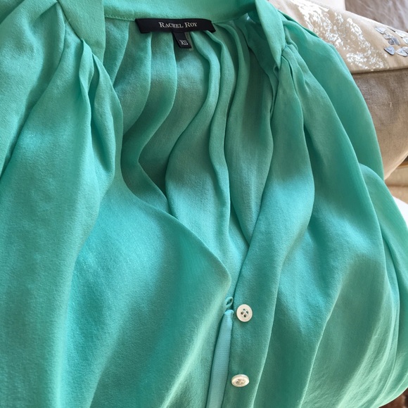 🎉HP🎉 Rachel Roy cold shoulder blouse - Picture 4 of 4