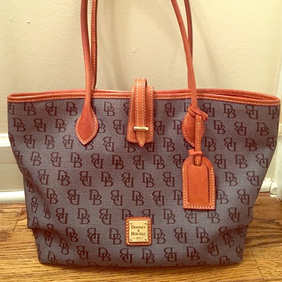 🚫SOLD🚫Dooney & Bourke bag - Picture 1 of 4