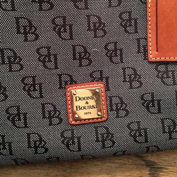 🚫SOLD🚫Dooney & Bourke bag - Picture 2 of 4