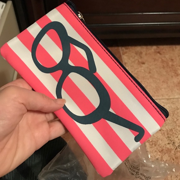 Cosmetic bag