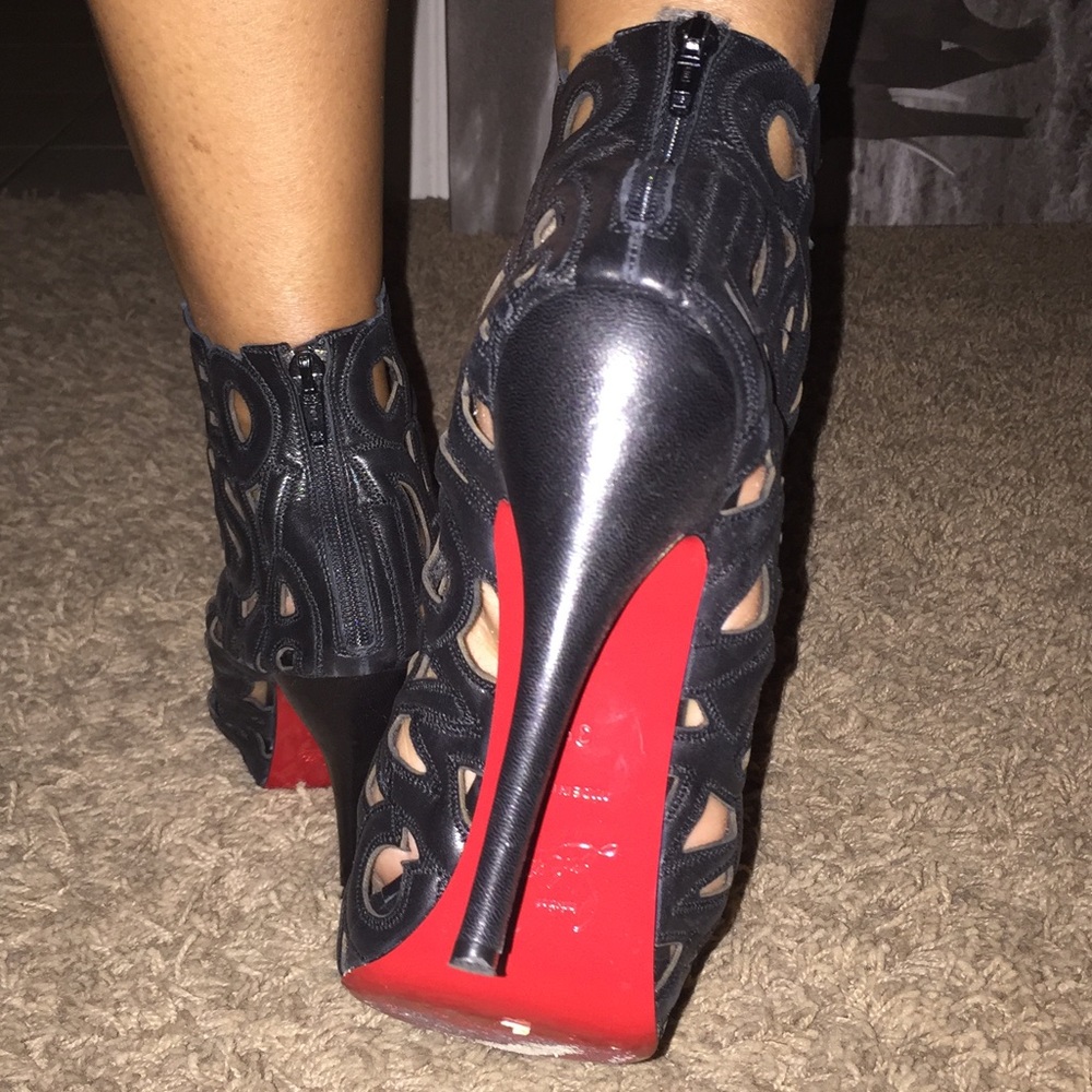 "Let me tell you" Christian Louboutin booties - Picture 7 of 8