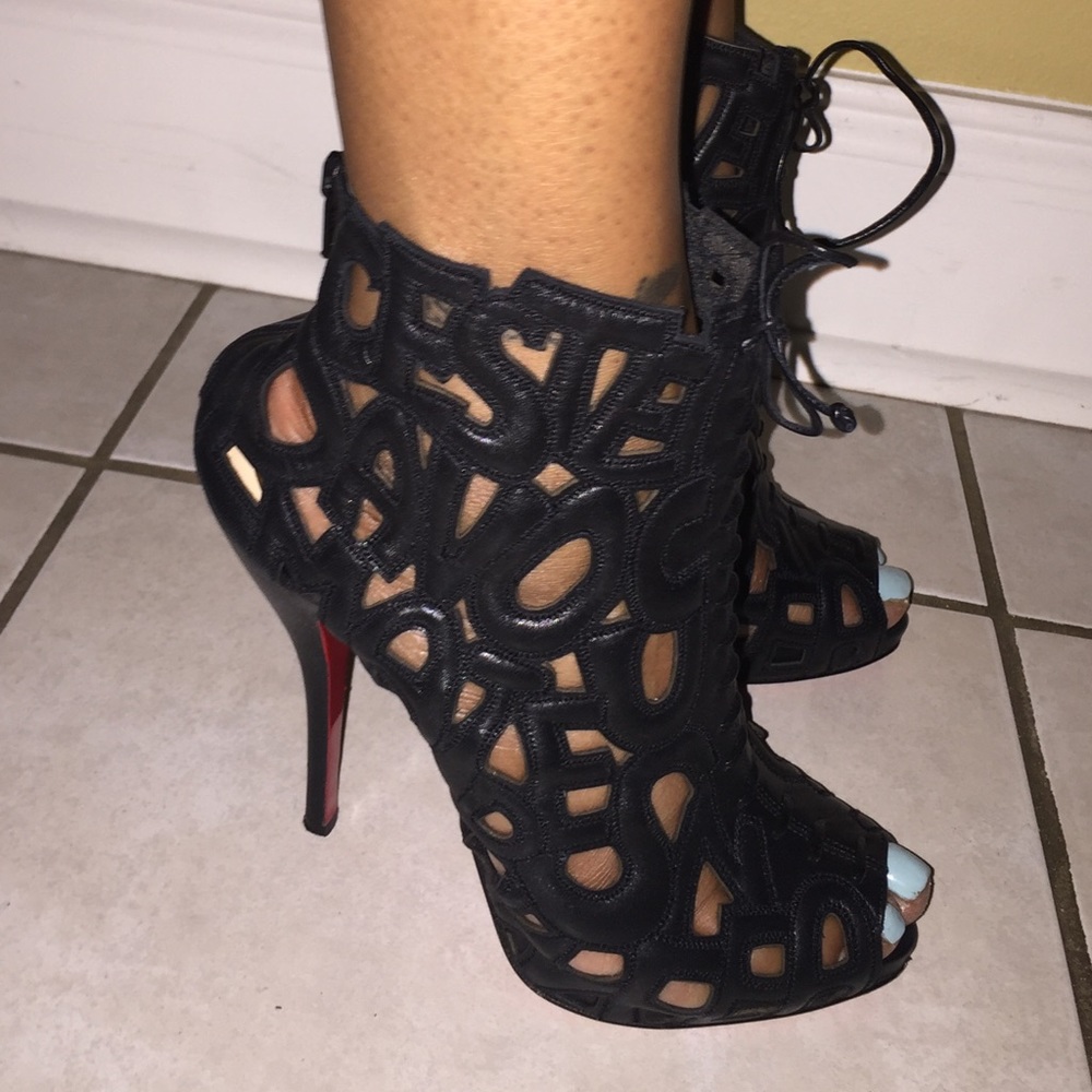 "Let me tell you" Christian Louboutin booties - Picture 8 of 8