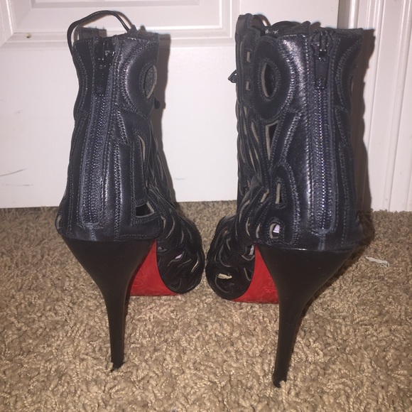 "Let me tell you" Christian Louboutin booties - Picture 3 of 8