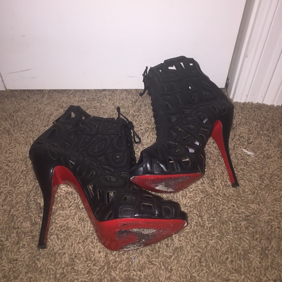 "Let me tell you" Christian Louboutin booties - Picture 4 of 8