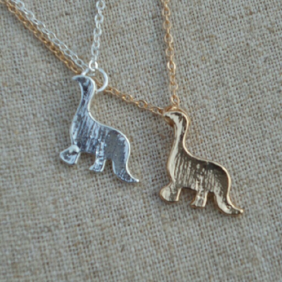 🎁 Dainty dinosaur necklace - Picture 2 of 3