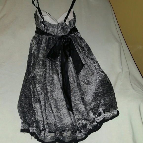 Dress - Picture 2 of 4