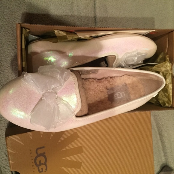 Nwt ugg loafer moccasin kids 3