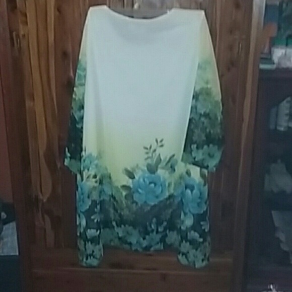 (NWT) Very Beautiful Blouse from China - Picture 3 of 4