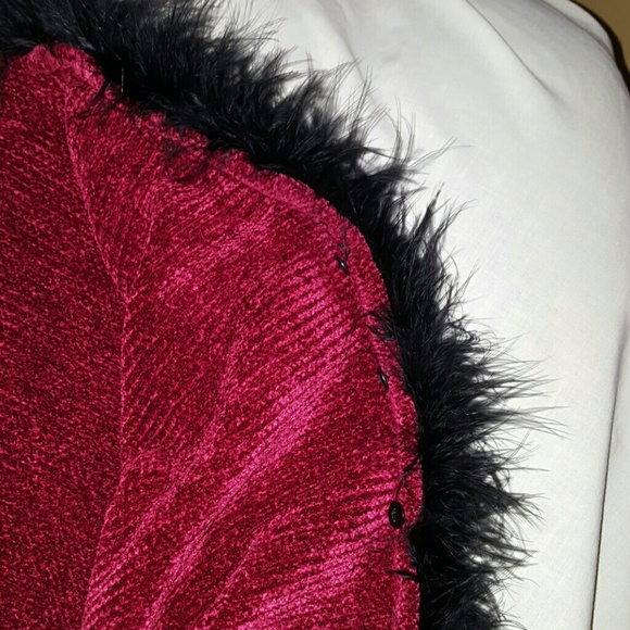 sweater - Picture 2 of 4