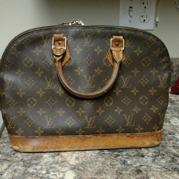 Louis Vuitton purse