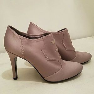 Nine West Gray Satin Booties (8.5W) NEVER WORN