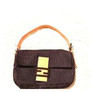 Fendi Borsa Passaspalla Zucchino Baguette