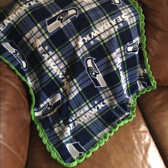 Crochet/Fleece  Seahawk baby blanket - Picture 2 of 3
