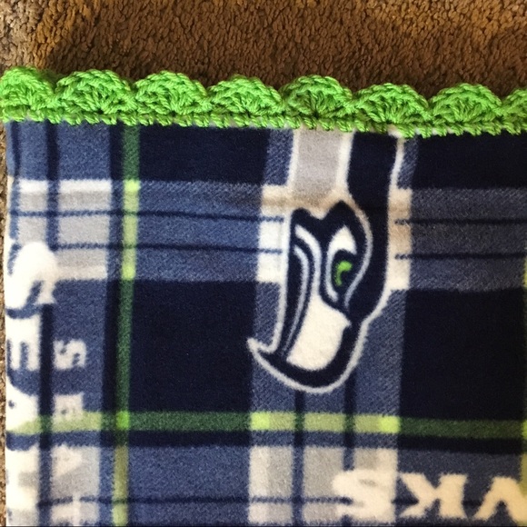 Crochet/Fleece  Seahawk baby blanket - Picture 3 of 3