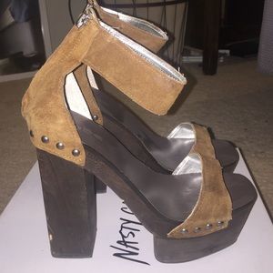 BeBe Chubky Brown Heels