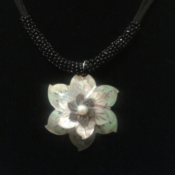 Irridescent Hawaii Mother of Pearl Shell Necklace