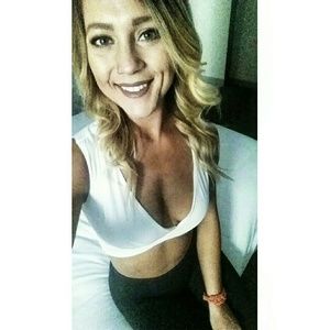 Meet your Posher, Cierra