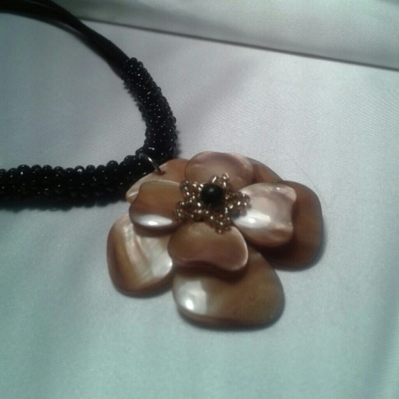 Hawaiian Cut Flower Shell Necklace