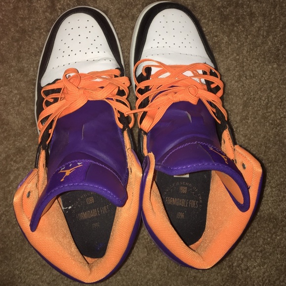 Air Jordan 1s Men's 10.5 - Picture 4 of 4