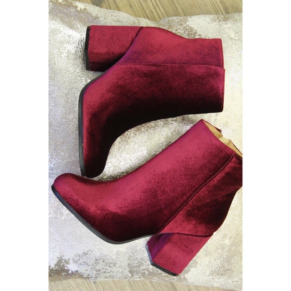 Sizes 6 and 7 left! Ankle Velvet Booties - Picture 2 of 3
