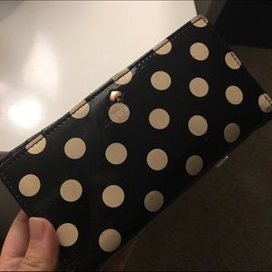 Kate Spade ♠️ Polka Dot Wallet 🔘