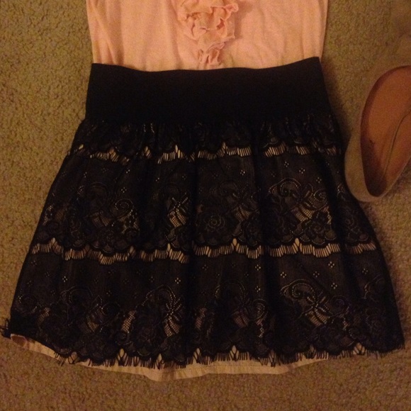 Pink nude and black high waisted skirt - Picture 2 of 2