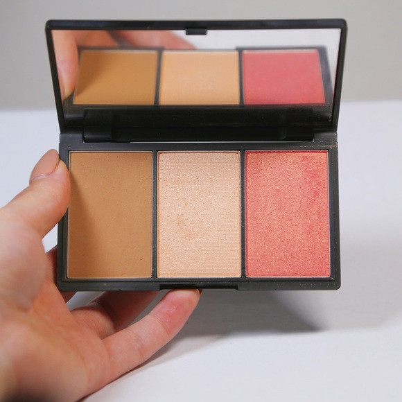 SLEEK COSMETIC Contouring and Blush Palette