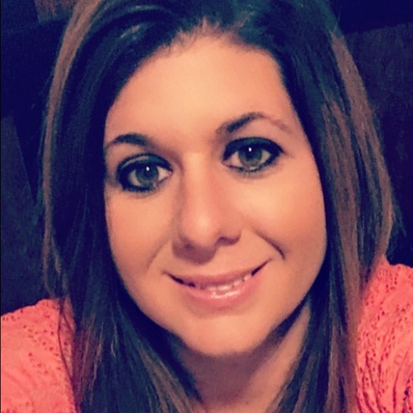Meet your Posher, Heather - Picture 1 of 1