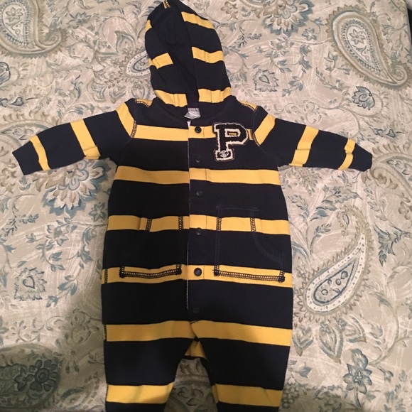 Brand New. Sweater