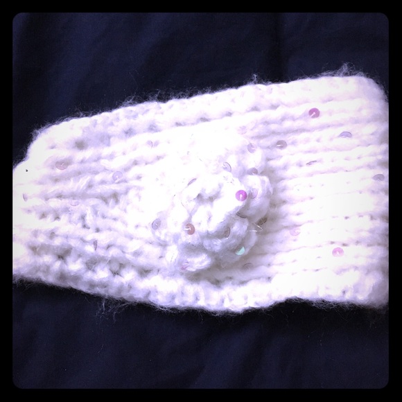 Knit ear warmer with flower!