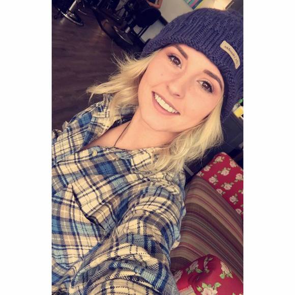 Meet your Posher, Allison - Picture 1 of 1