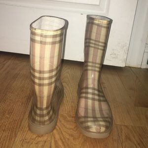 Size 9 (euro 39) Burberry rain boots