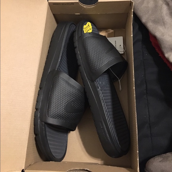 Benassi slides (men's)