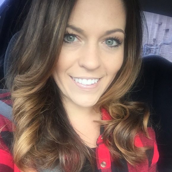 Meet your Posher, Lisa - Picture 1 of 1