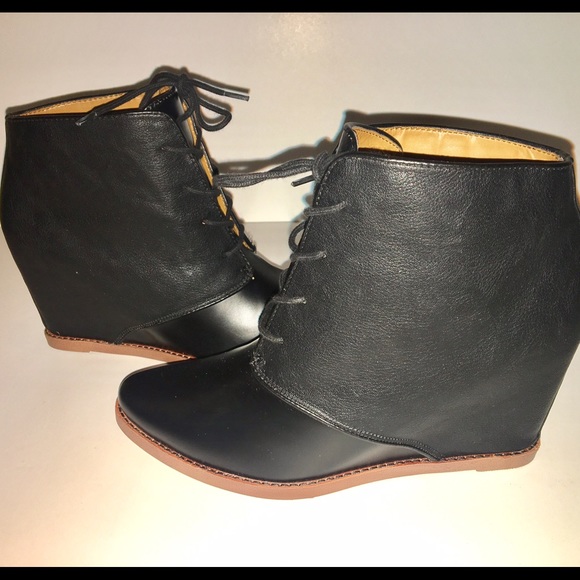 NWOT - Dolce Vita Wedges