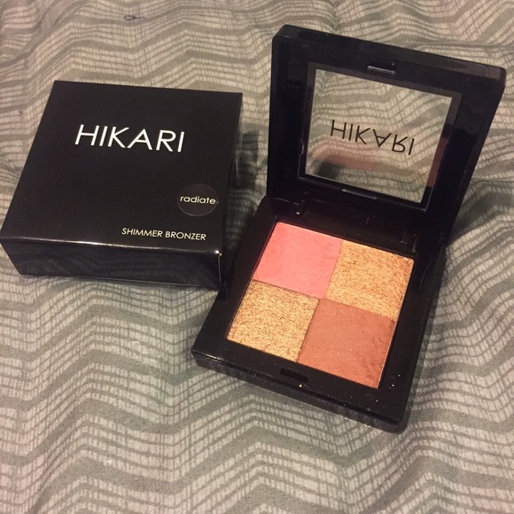 Hikari Shimmer Bronzer-Makeup