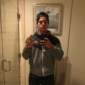 Meet your Posher, Josue