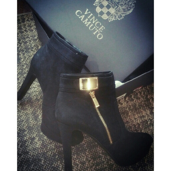 Vince Camuto Sultry Booties Size 8.5