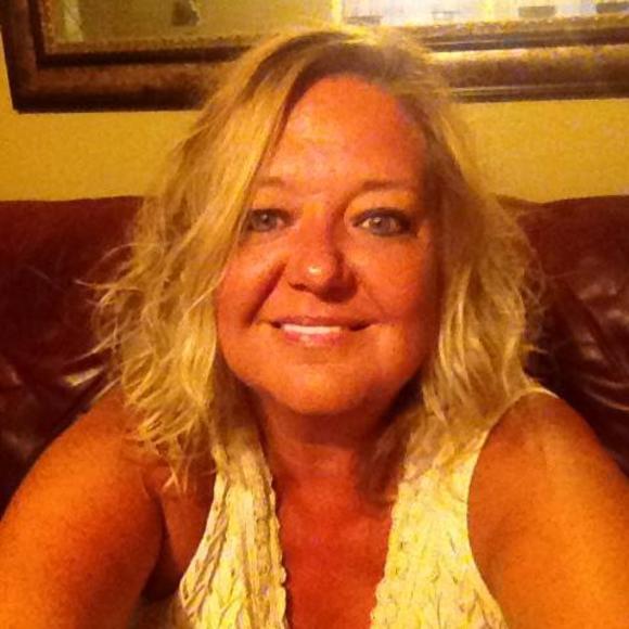 Meet your Posher, Jennifer - Picture 1 of 1
