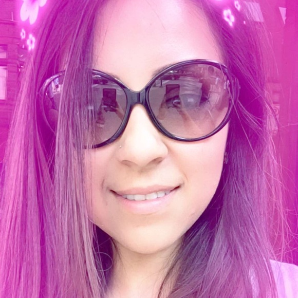 Meet your Posher, Jovanna - Picture 2 of 2