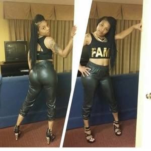 Meet your Posher, Mia