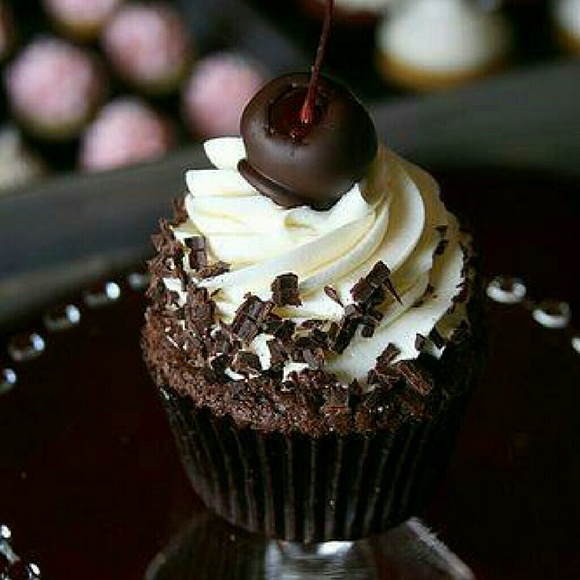 Meet your Posher, Sandra - Picture 1 of 1