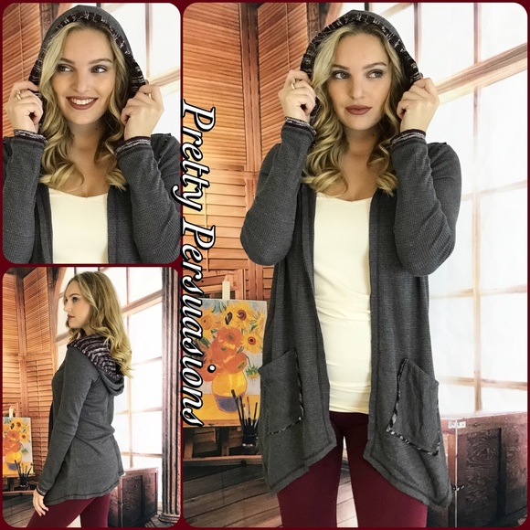 SOLD OUT‼️Gray & Burgundy Hooded Thermal Cardigan - Picture 3 of 4