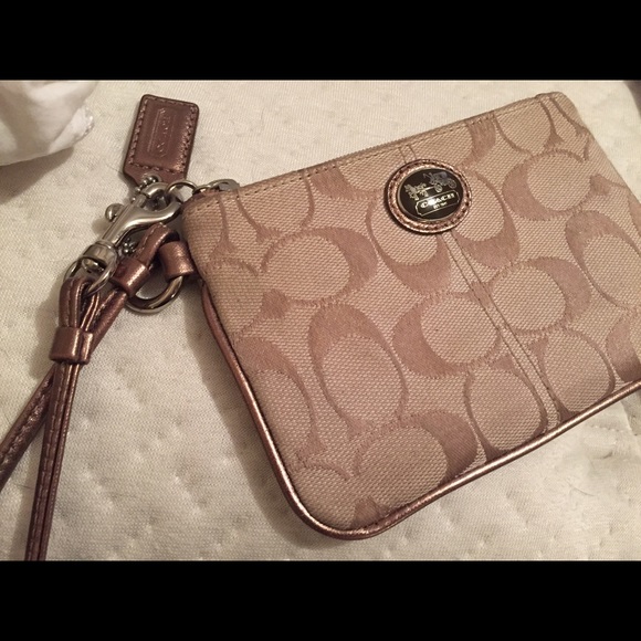 BRAND NEW✨Coach wristlet