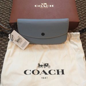 NWT Coach Glovetan wallet