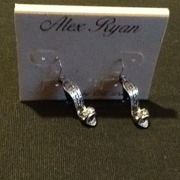 Shoe Lovers Necklace and Earring Set - Picture 3 of 3