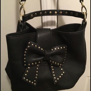 Betsey Johnson Outfit of the Daring black handbag